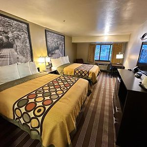 Queen Room Two Queen Beds Pet Friendly or Non-Smoking
